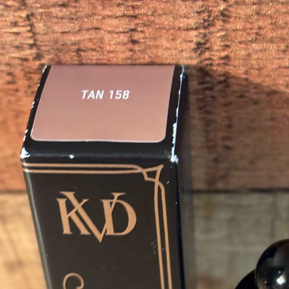 Kat Von D Good Apple Lightweight Concealer - Picture 2 of 4